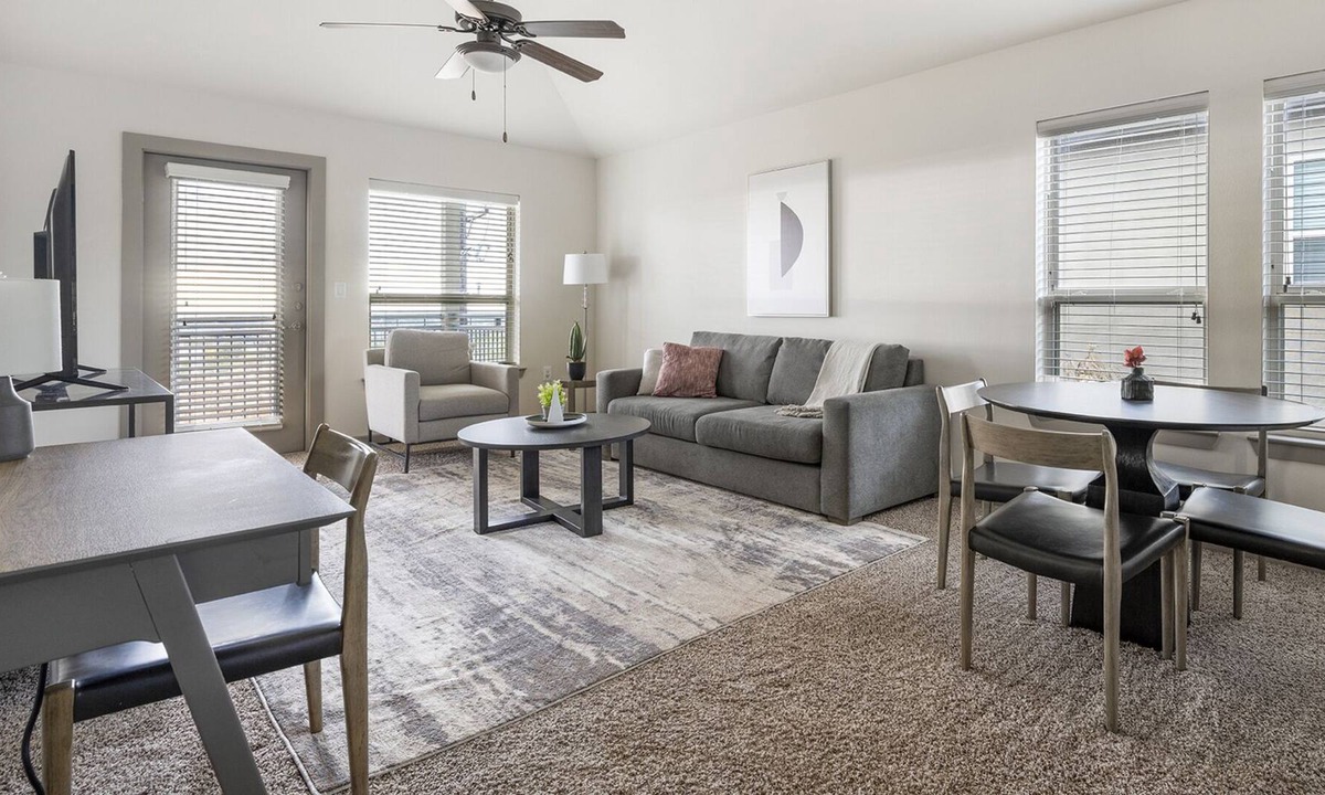 Georgetown Apartment | Modern Apartment in Prime Location (ID6100X66)