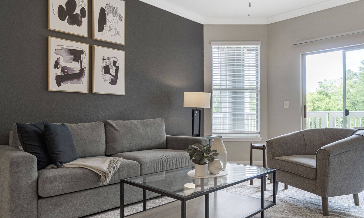 Raleigh Apartment | Modern Apartment in Prime Location (ID1004X259)