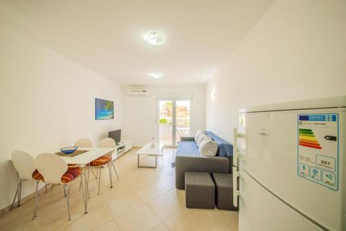 Vrsi Apartment | Modern Apartment in Vrsi, 45 m², spacious terrace