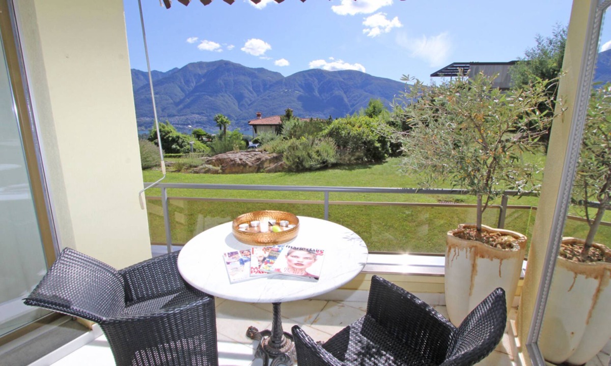 Ascona Apartment | Modern apartment in well-kept residence with indoor pool
