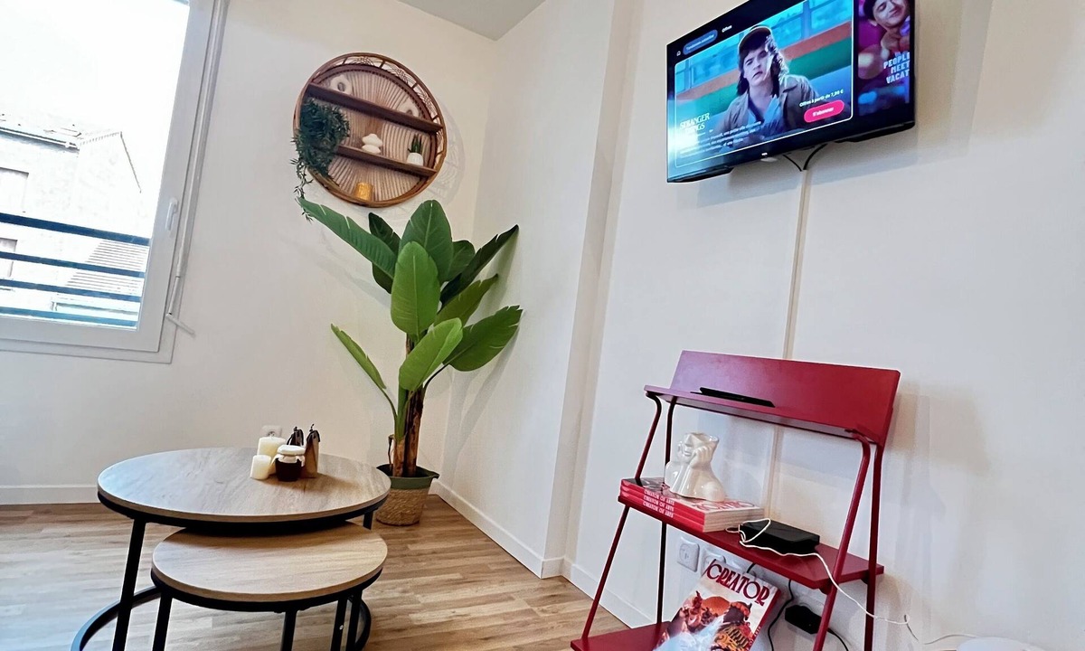 Plateau — Pyramide Apartment | Modern Apartment Near Paris & Orly Pvt Parking