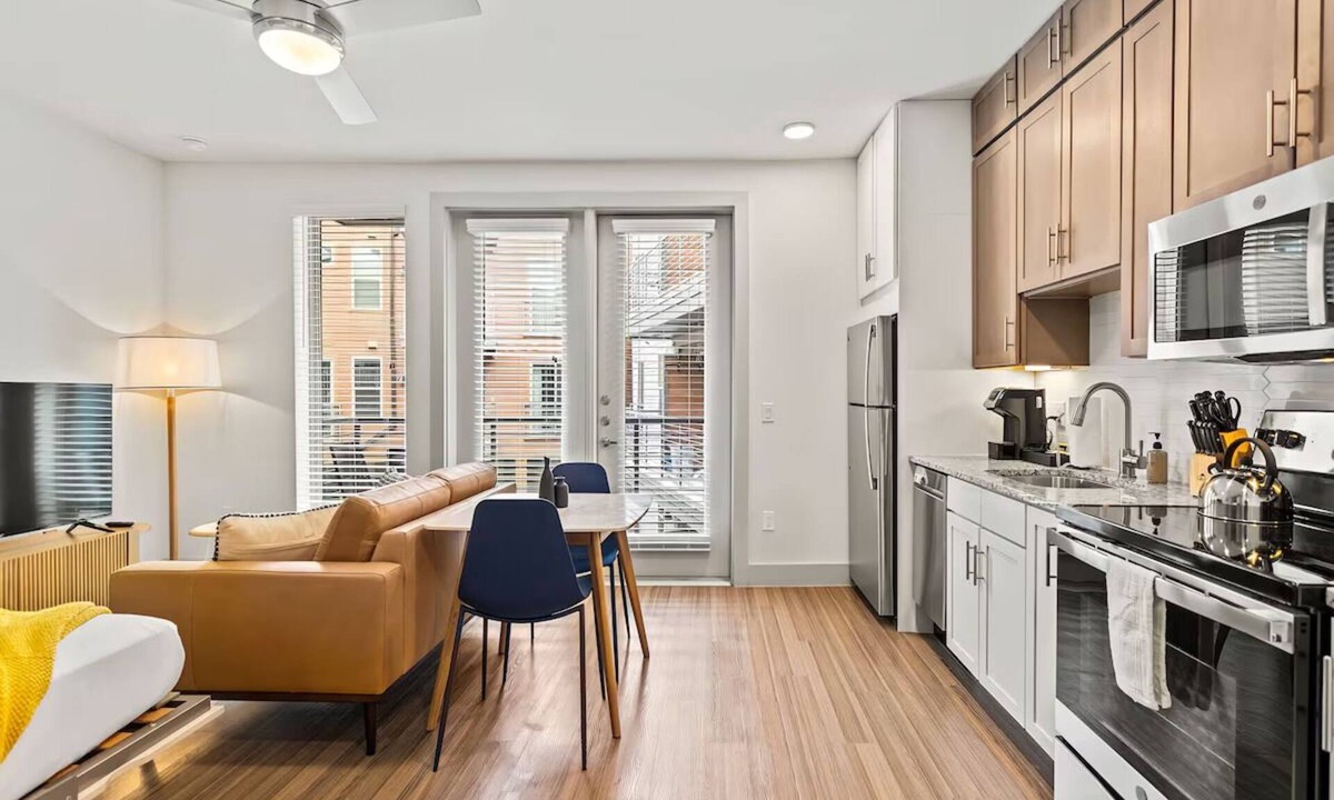 Waller Creek District Hotel | Modern Apartment | Near Austin Convention Center w/Top of Line Kitchen