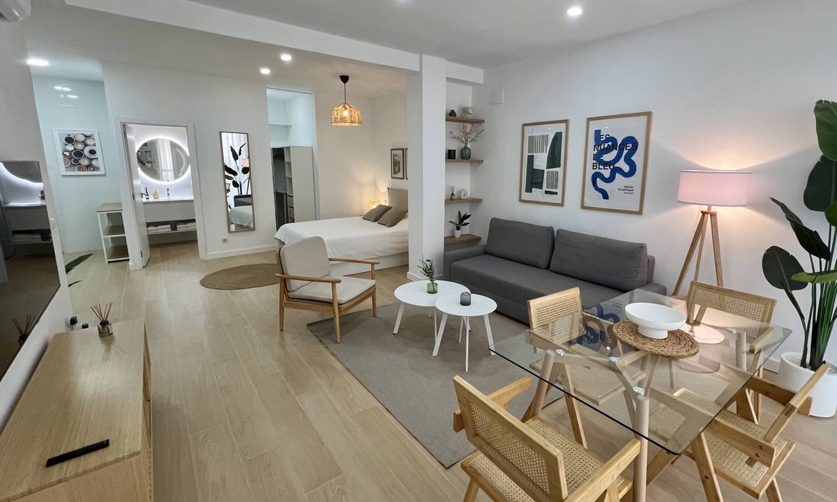 Ventas Apartment | Modern apartment next to Salamanca & Plaza de Toros - Metro direct to Retiro & Sol