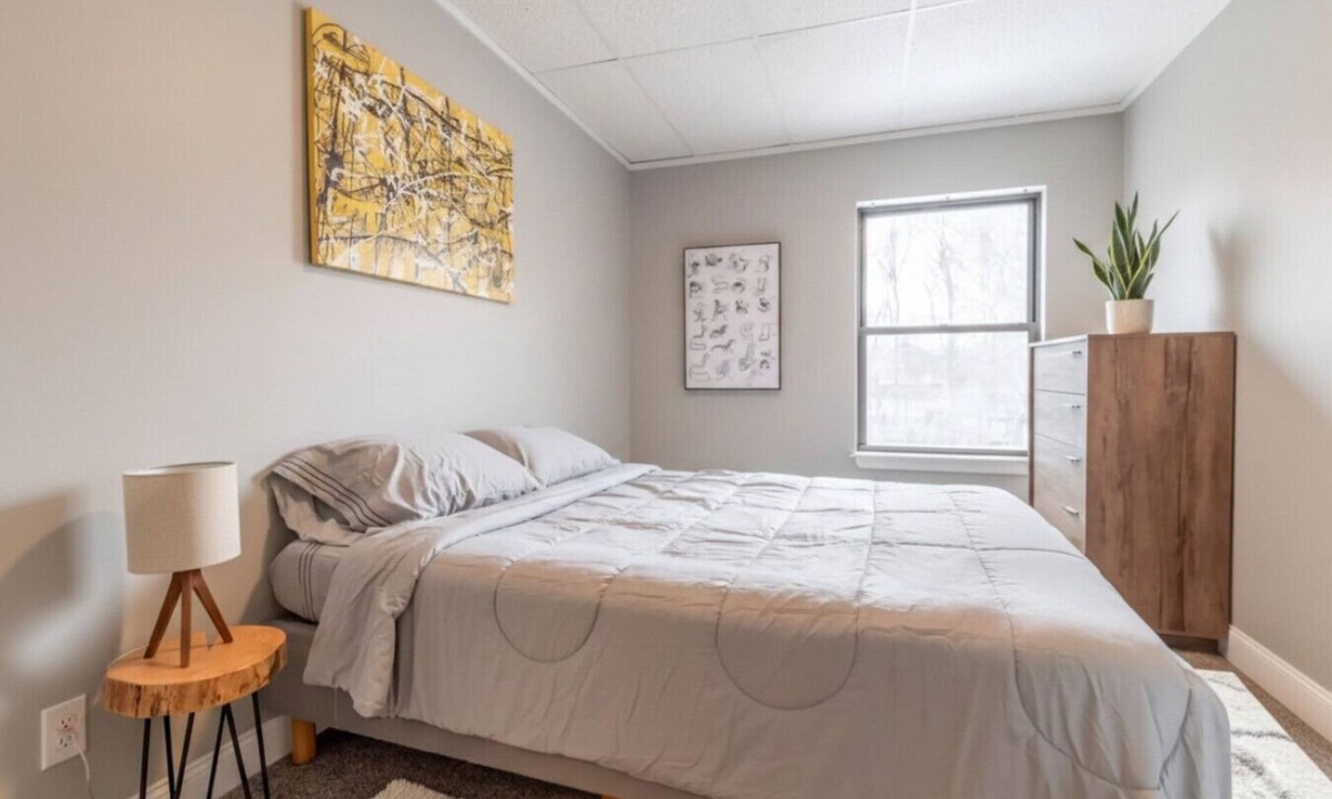 Orono House | Modern Apartment| Peaceful Community