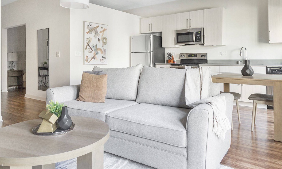 Overland Park Apartment | Modern Apartment in Prime Location (ID9066X07)