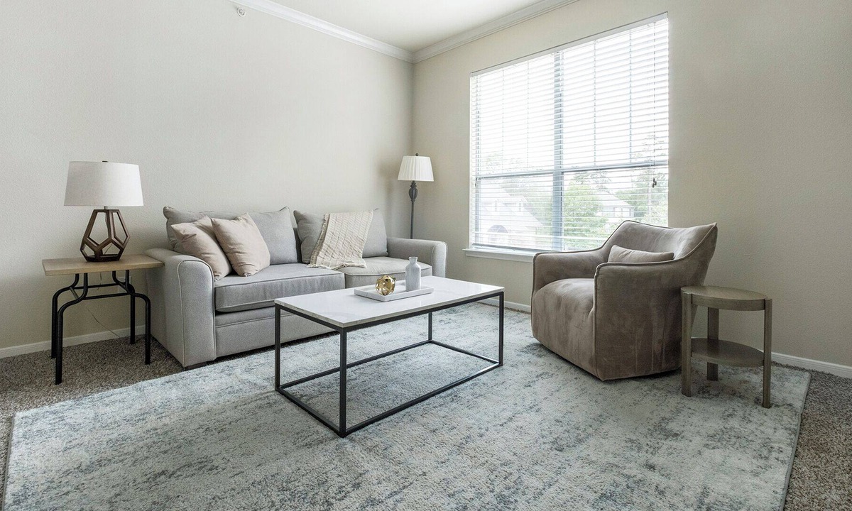 Alden Bridge Apartment | Modern Apartment in Prime Location (ID9673X00)