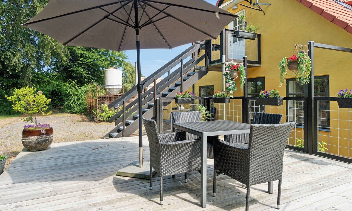 Klemensker Apartment | Modern apartment with cozy vibes