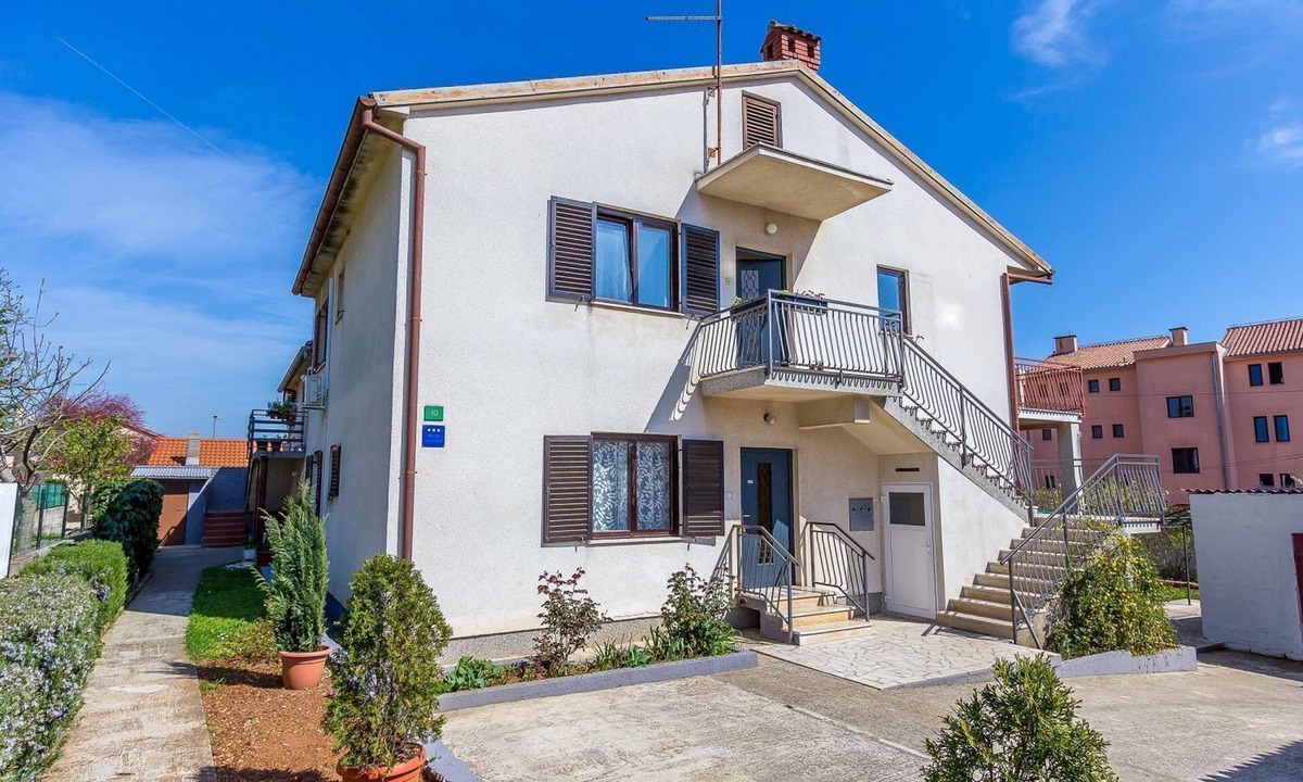 Gregovica Apartment | Modern Apartment with air conditioning, WLAN, terrace and grill