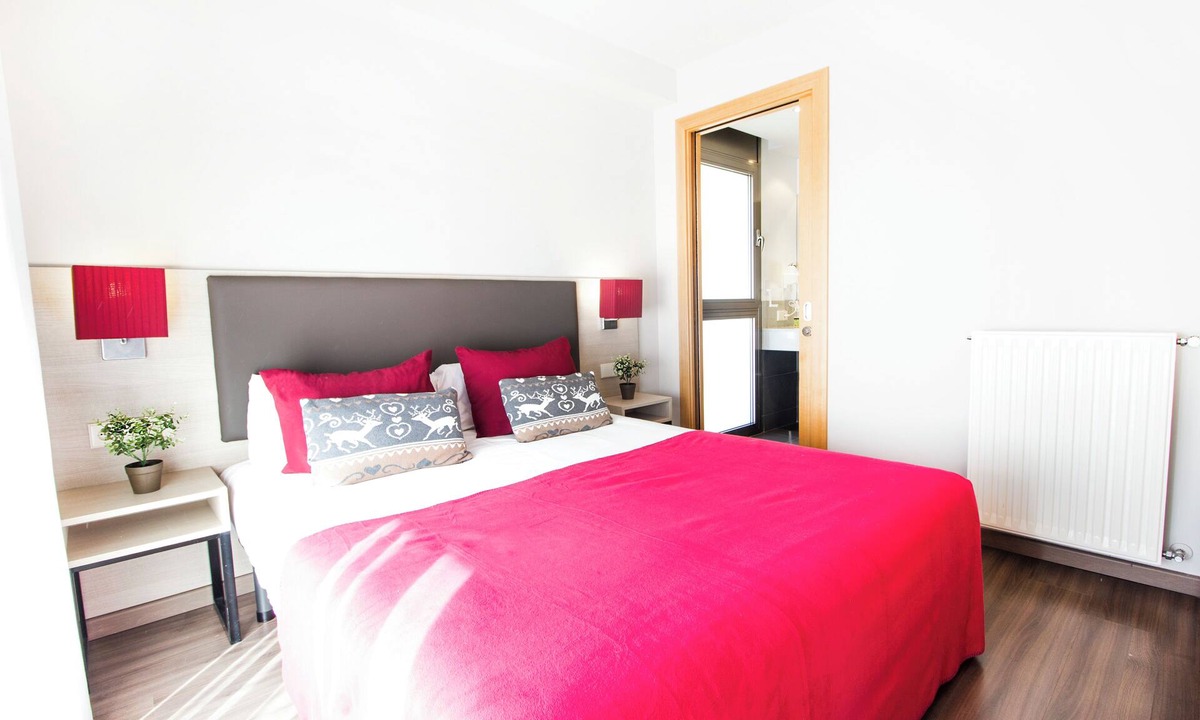 Ransol Apartment | Modern apartment with balcony in Ransol STJ26