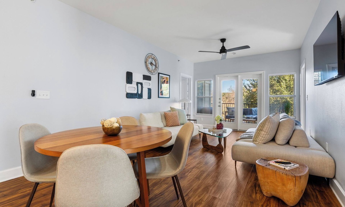 East Riverside - Oltorf Condo | Modern Apartment with Private Patio + Pool, 10 Mins to DT!