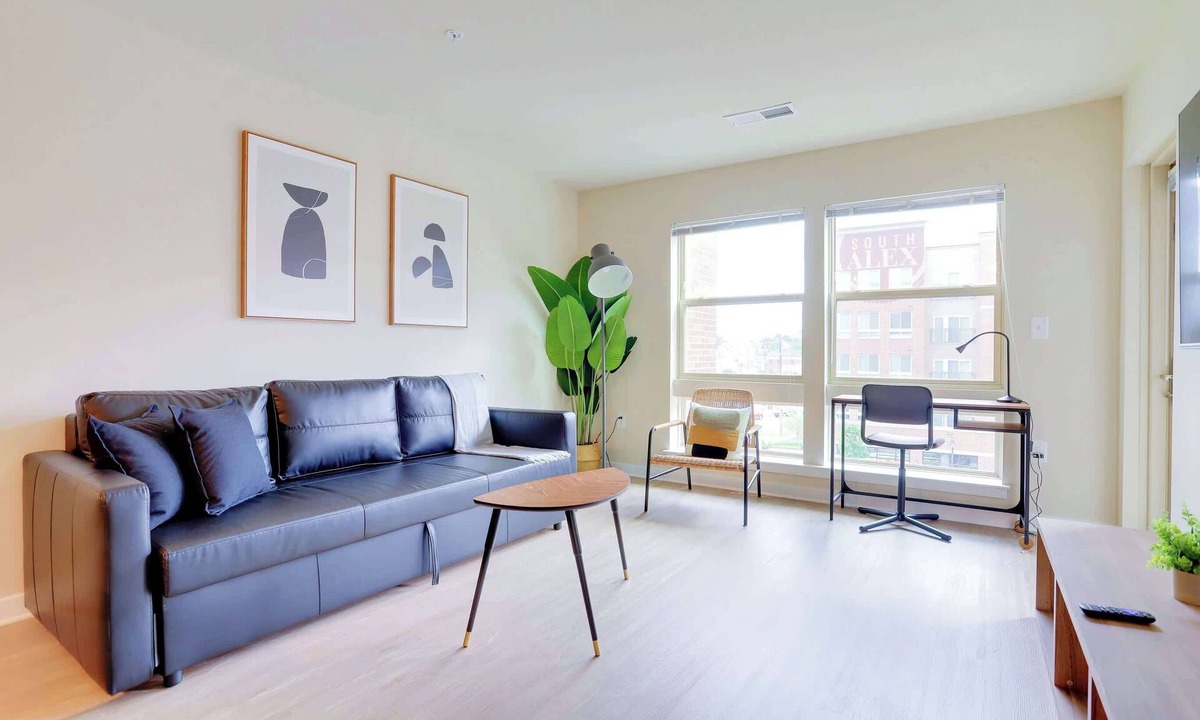 Jefferson Manor Apartment | Modern Apt in a Great Location