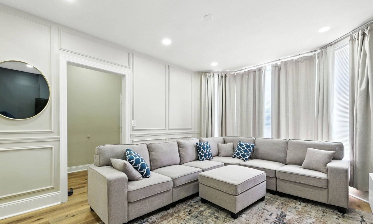 Fuller Park Apartment | Modern Apt Near the Loop