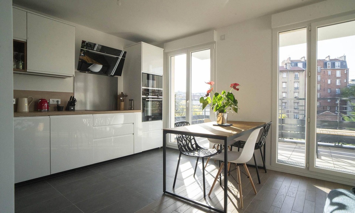 Puteaux Apartment | Modern Apt With Balcony Near Paris