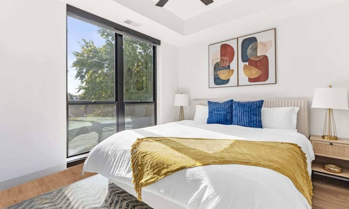 St. Anthony West Apartment | Modern Apt with Rooftop & City Views