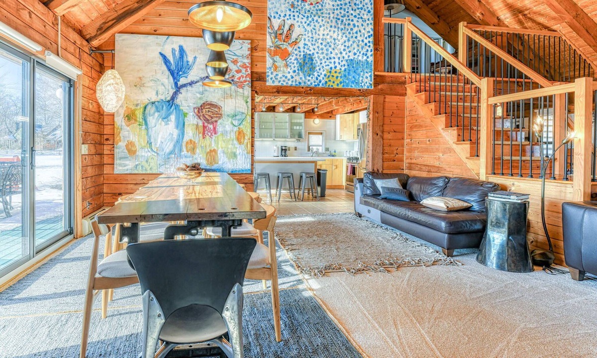 Wallkill House | Modern, Artsy, & Lofty Log Home