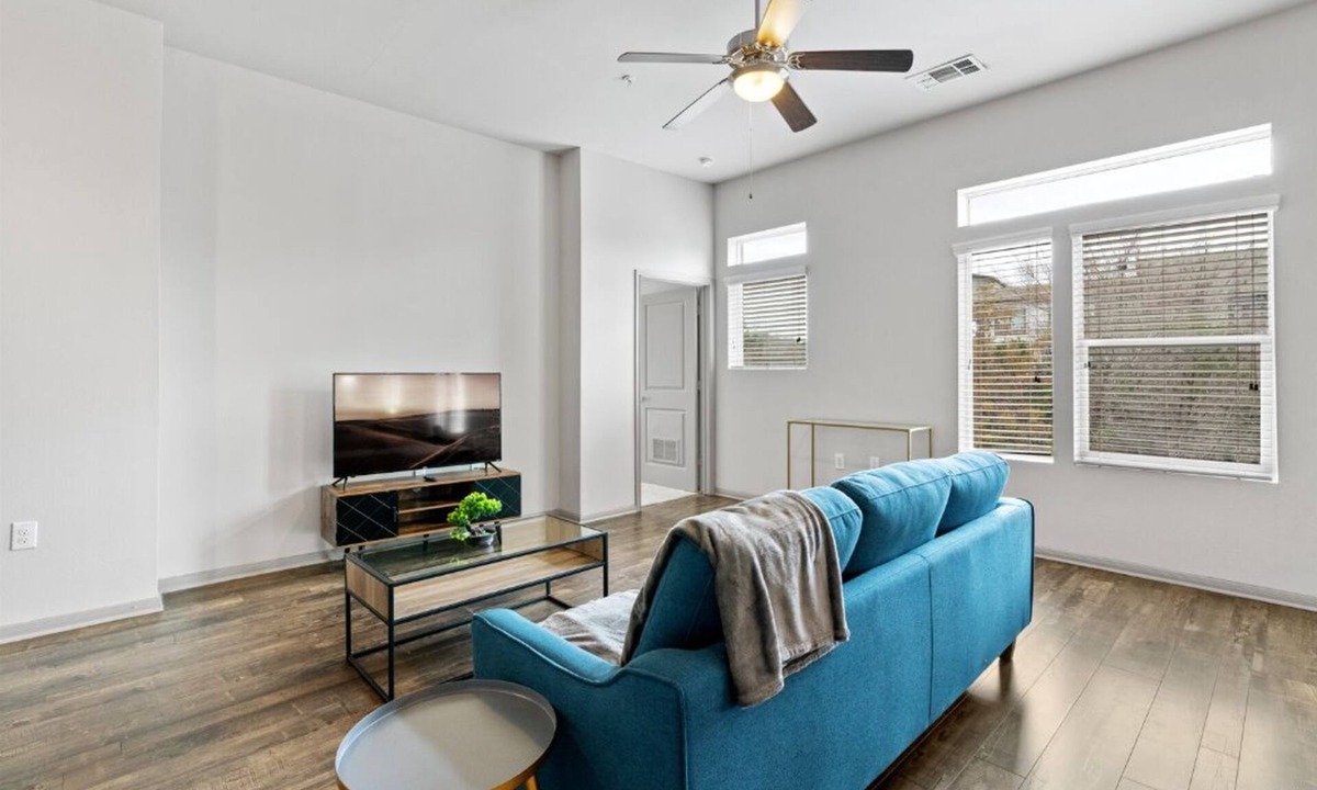 Montopolis Apartment | Modern Austin 2BR 2B Apt. w/Pool, Parking & WIFI