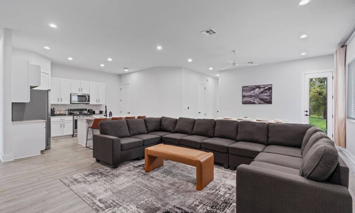 University Hills and Windsor Park Villa | Modern Austin Getaway & Near Downtown, Lake Travis & Event Venues!