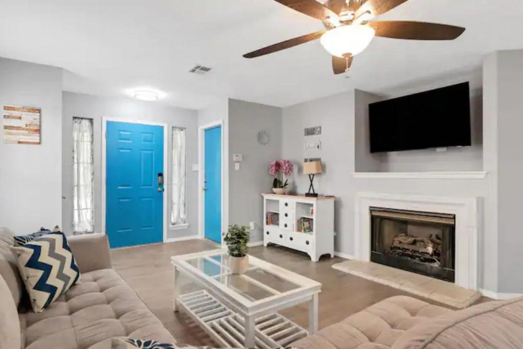 Austin House | Modern Austin Retreat 15 Min to Downtown & Airport Sir