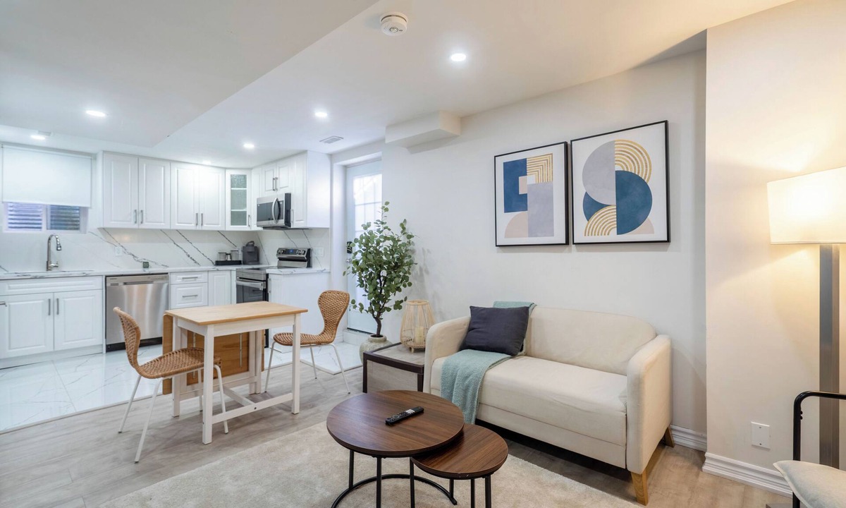 Milton Apartment | Modern Basement Apartment - Private entrance