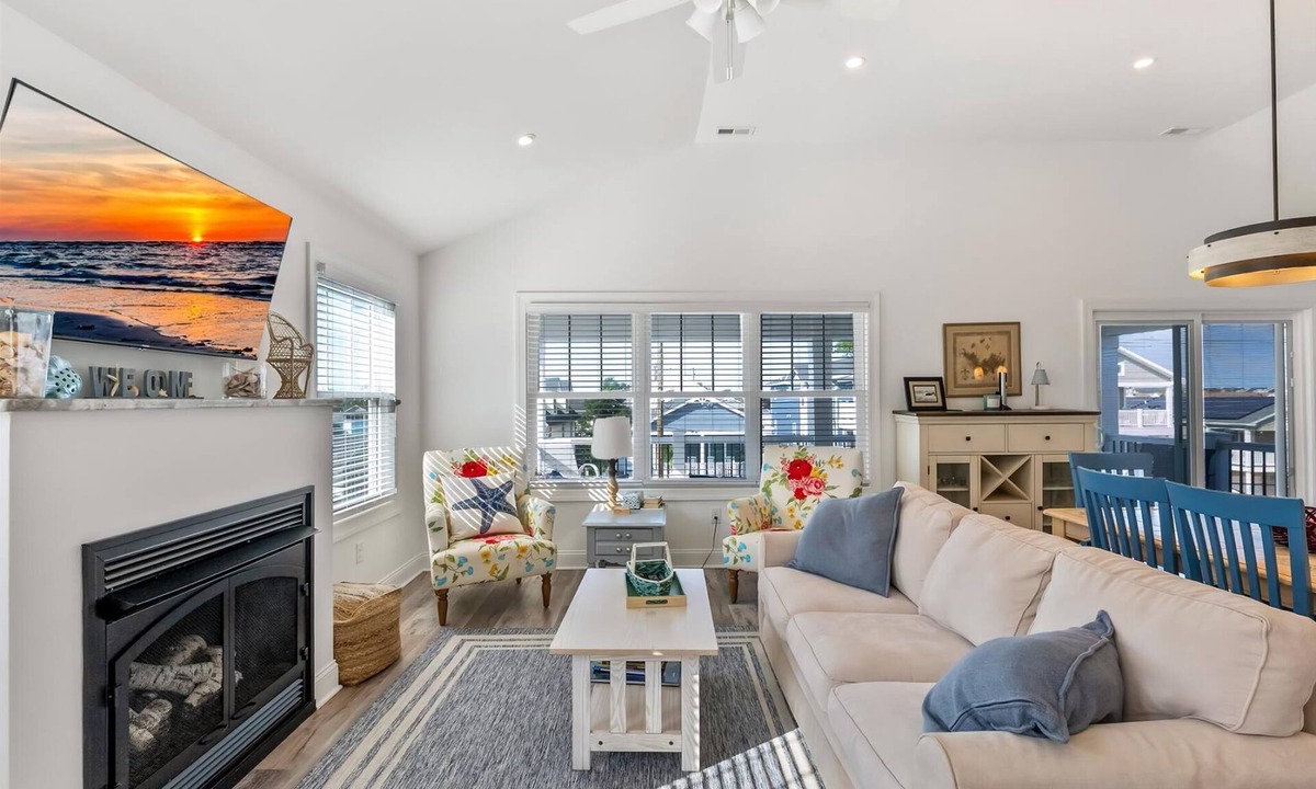 Wildwood Condo | Modern Beach Condo: Walk to Beach & Boardwalk