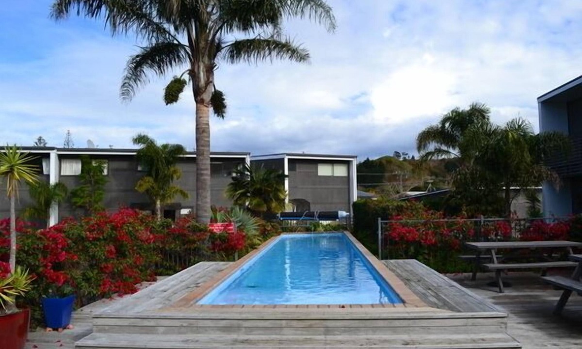 Whitianga Apartment | Modern beach front apartment at Aqua Soleil complex with lap pool & spa.