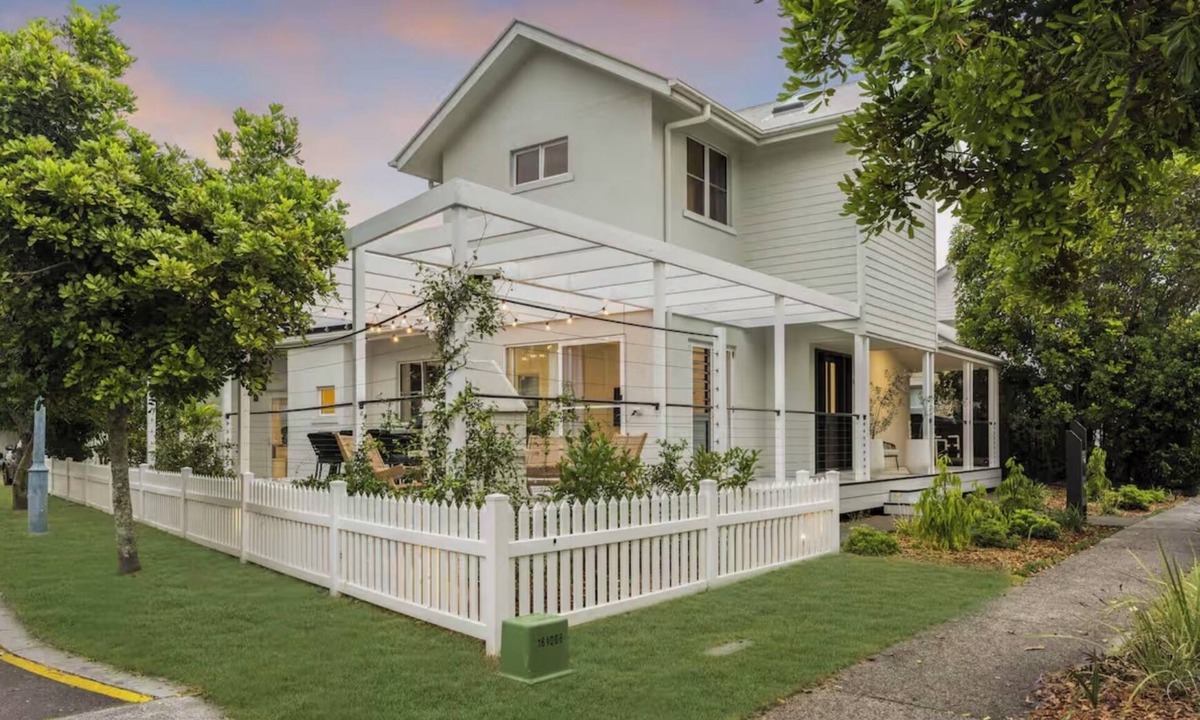 Marcoola House | Modern Beach Oasis: Marcoola