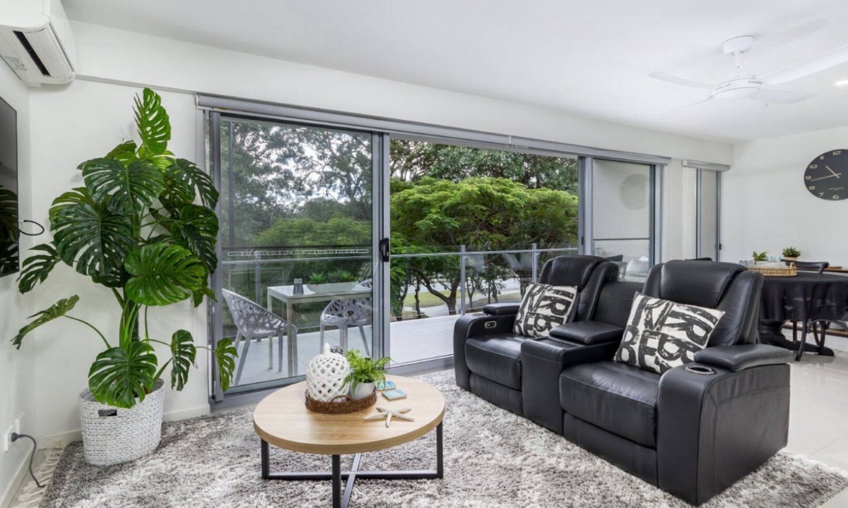 Woorim Apartment | Modern Beachside Escape