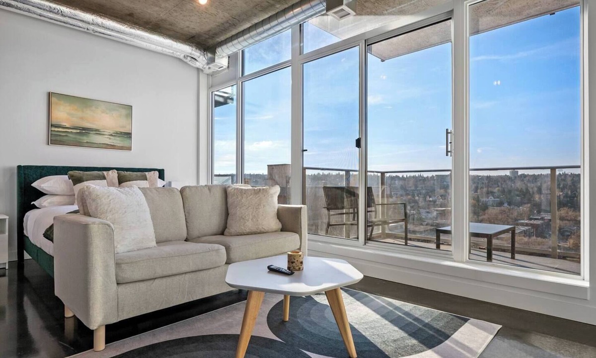 Connaught Apartment | Modern Beltline Studio Balcony Views – Near 17th