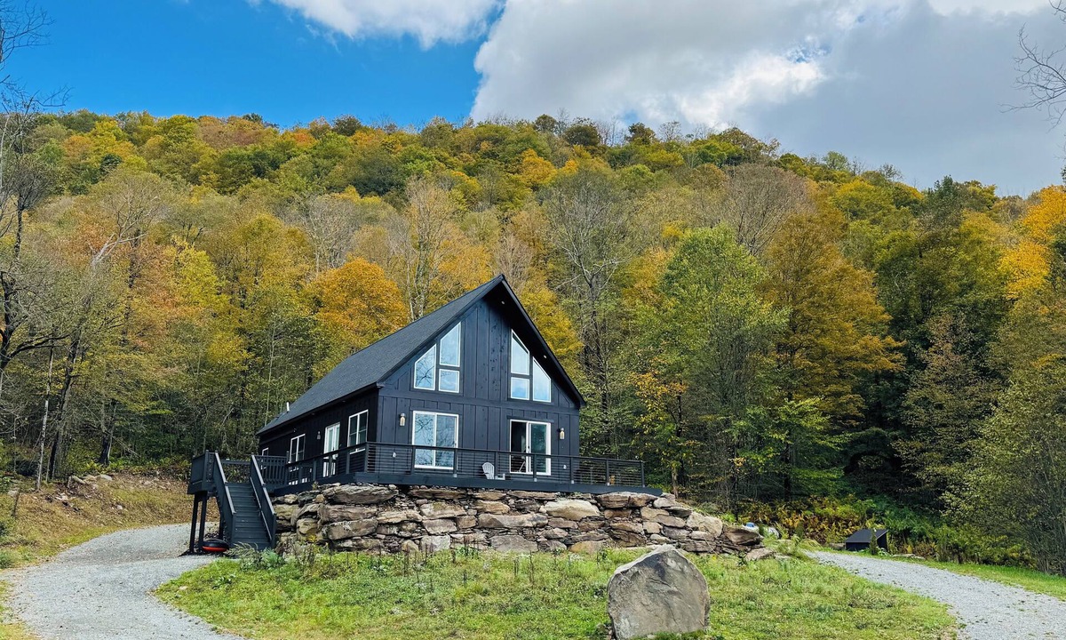 Callicoon Center House | Modern Black-Clad Chalet 3BR/3Bath with Private Pond in Callicoon Center