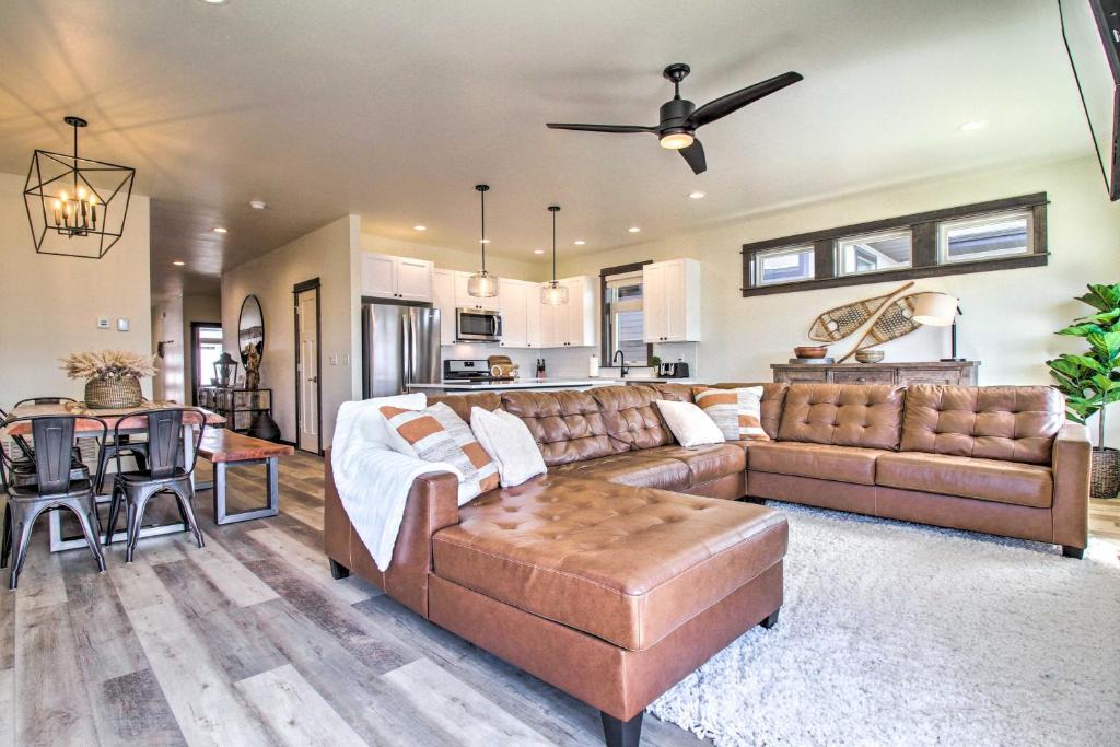 Four Corners House | Modern Bozeman Family Townhome with Hot Tub!