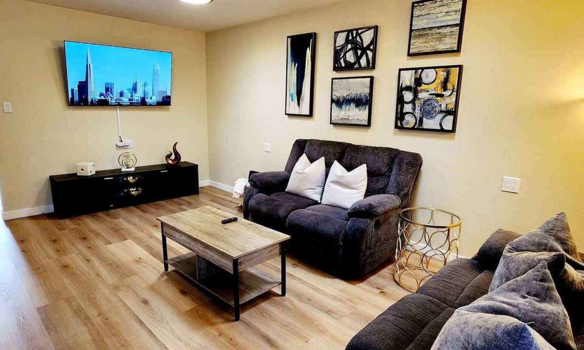 The Villas Apartment | Modern & Bright 2BR Escape Santana Row