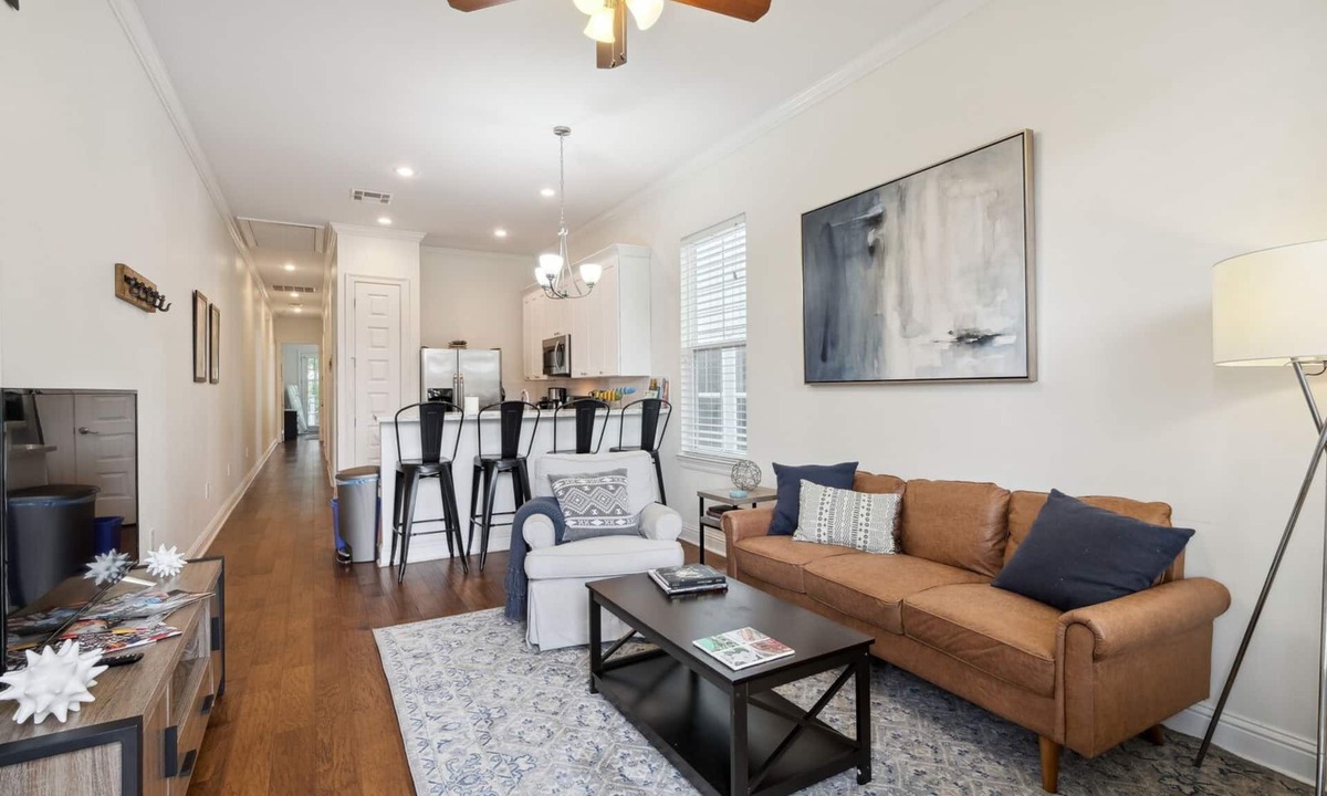 Freret House | ★Modern, Bright Home - Walk to Freret and Tulane!★
