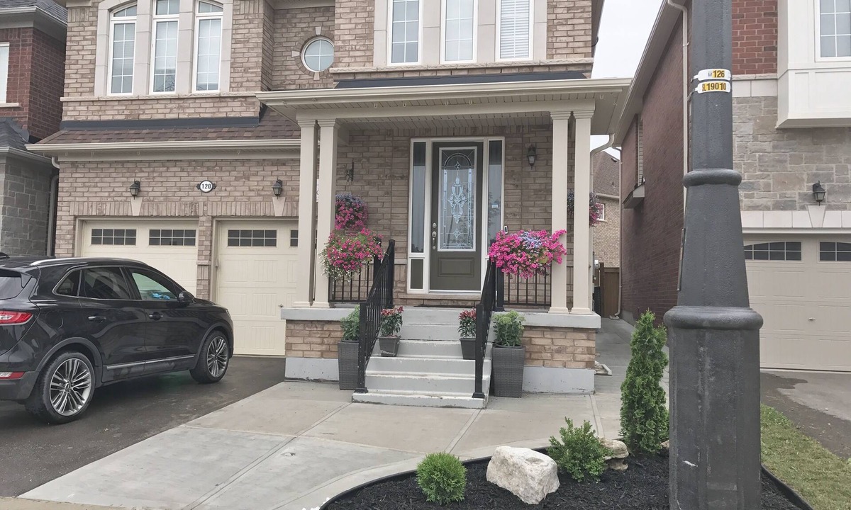 Mount Pleasant Apartment | Modern Bsmt Apartment - Separate & Private