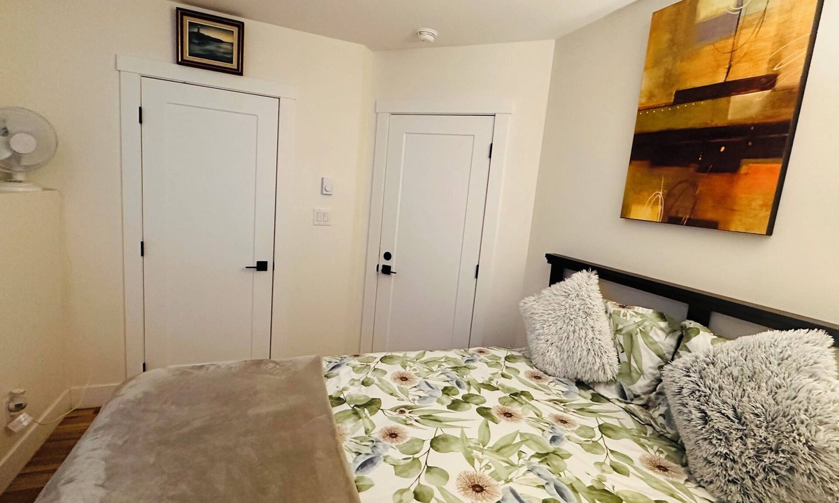 Moncton House | Modern Budget Stay | Moncton North