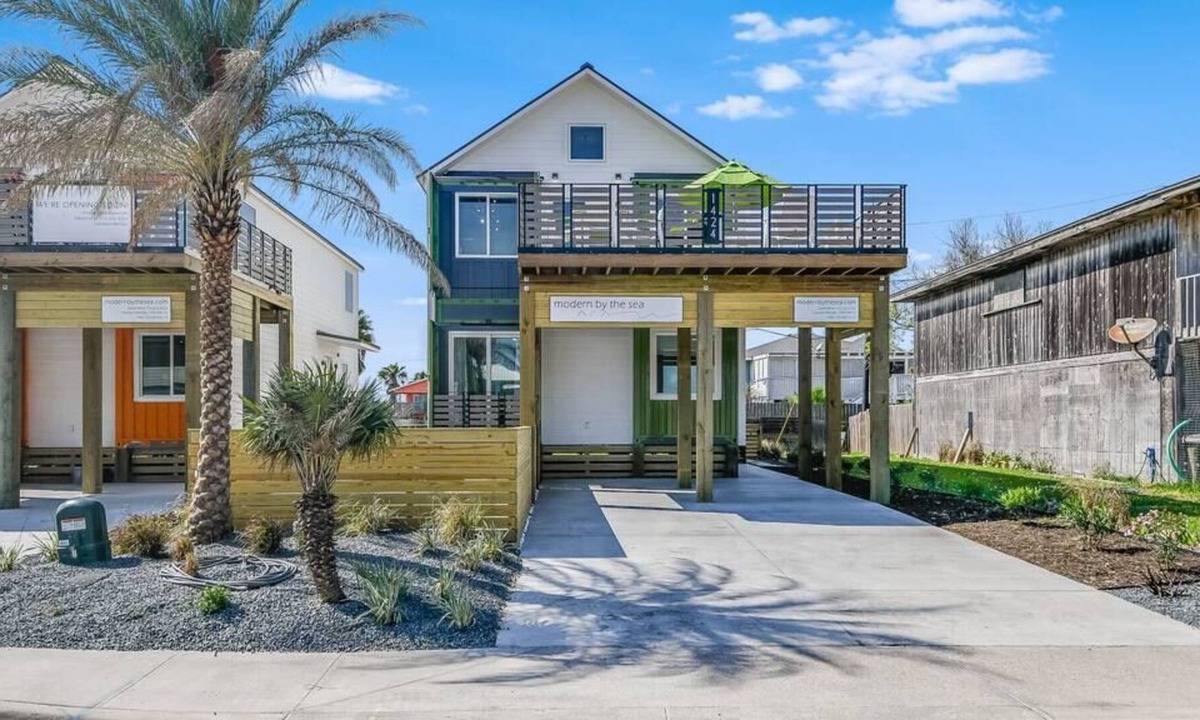Shibui Sands House | Modern by the Sea - Green