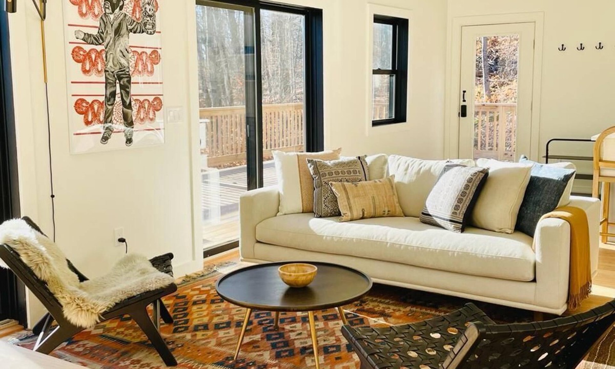 Livingston Manor House | Modern Cabin in the Woods