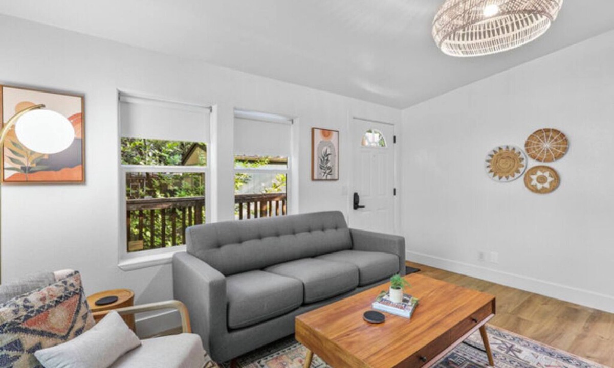 Dunsmuir Cabin | Modern Cabin - (Oak)