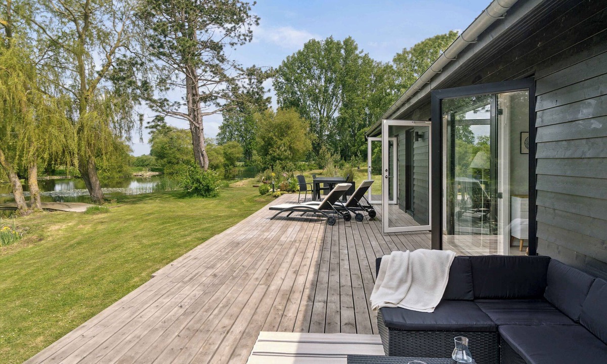 Stokkemarke House | Modern cabin on large plot with own lake