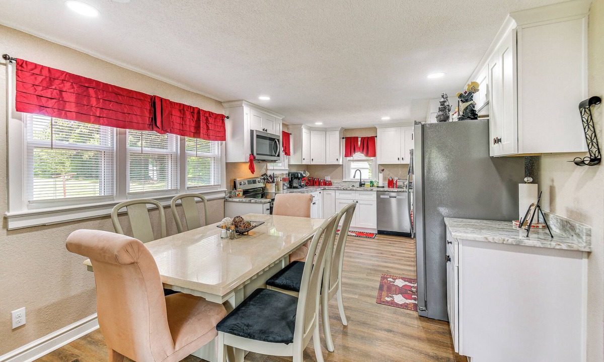 Cape Charles House | Modern Cape Charles Home: 1 Mi to Kiptopeke Beach!