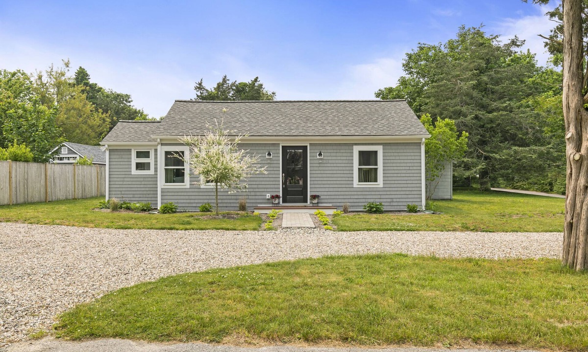 Pocasset Cottage | Modern Cape Cod Cottage- 0.5 mile to beach