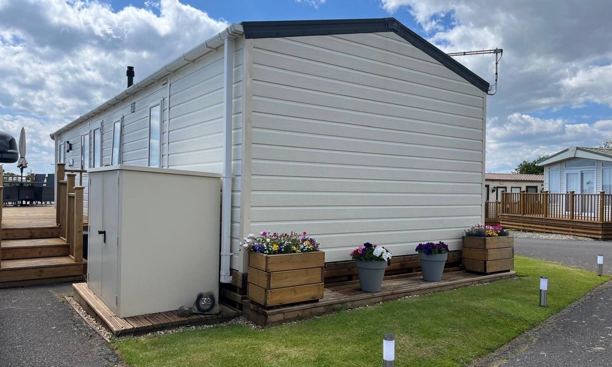 Exmouth House | Modern caravan within walking distance to the beach!