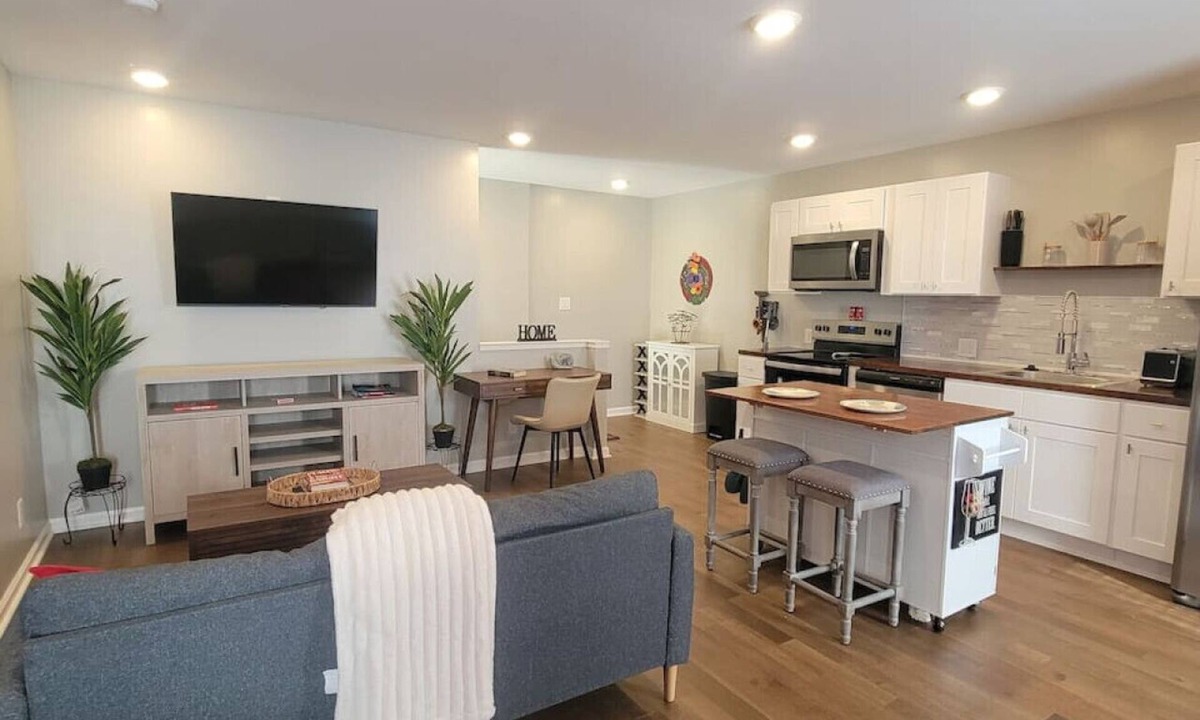 Indianapolis House | Modern Carriage House Escape Rest Work Explore