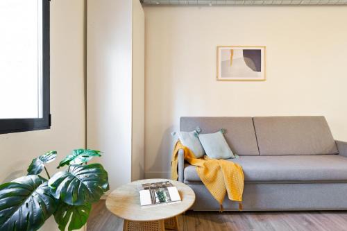 Collblanc y La Torrassa Apartment | Modern Catalan Apartments by Olala Homes