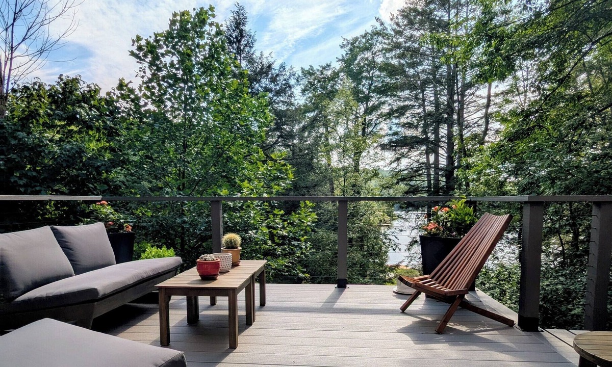 Smallwood House | Modern Catskills Lakefront Home