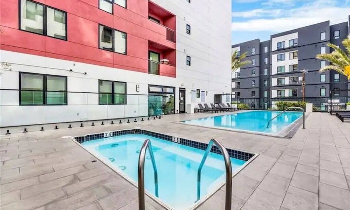 Westlake South Condo | Modern Central LA Condo 2BR, 2BA New Listing