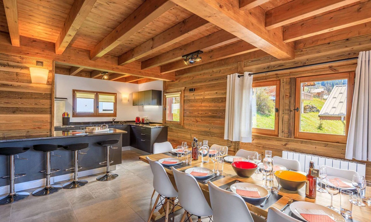 Chatel Ski Chalet | Modern chalet 10pers - close to slopes and center