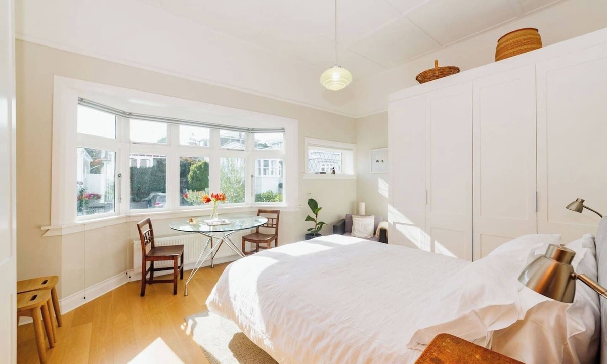 Wellington House | Modern Character Villa | Parking & Sunny Courtyard