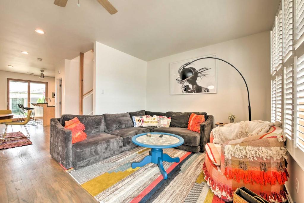 Downtown Chattanooga House | Modern Chattanooga Retreat with Rooftop Deck and Yard!