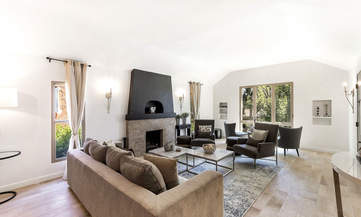 Pico - Robertson House | Modern Chic Home