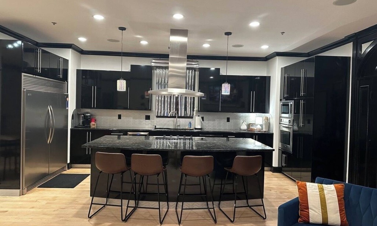 Shawnee Condo | Modern Chic Loft in Downtown Shawnee KS Walking Distance to Local Attractions